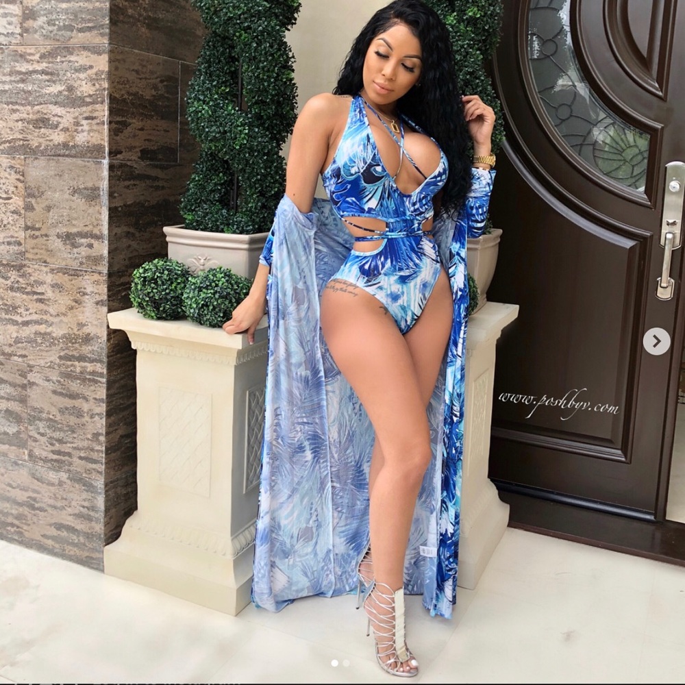 Paradise In The Island Bikini🌺